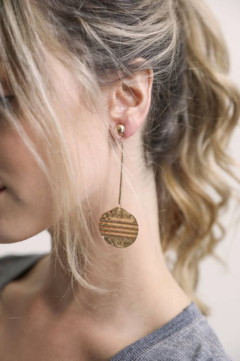 Textured Gold Disc Dangle Earrings – Modern & Chic ✨