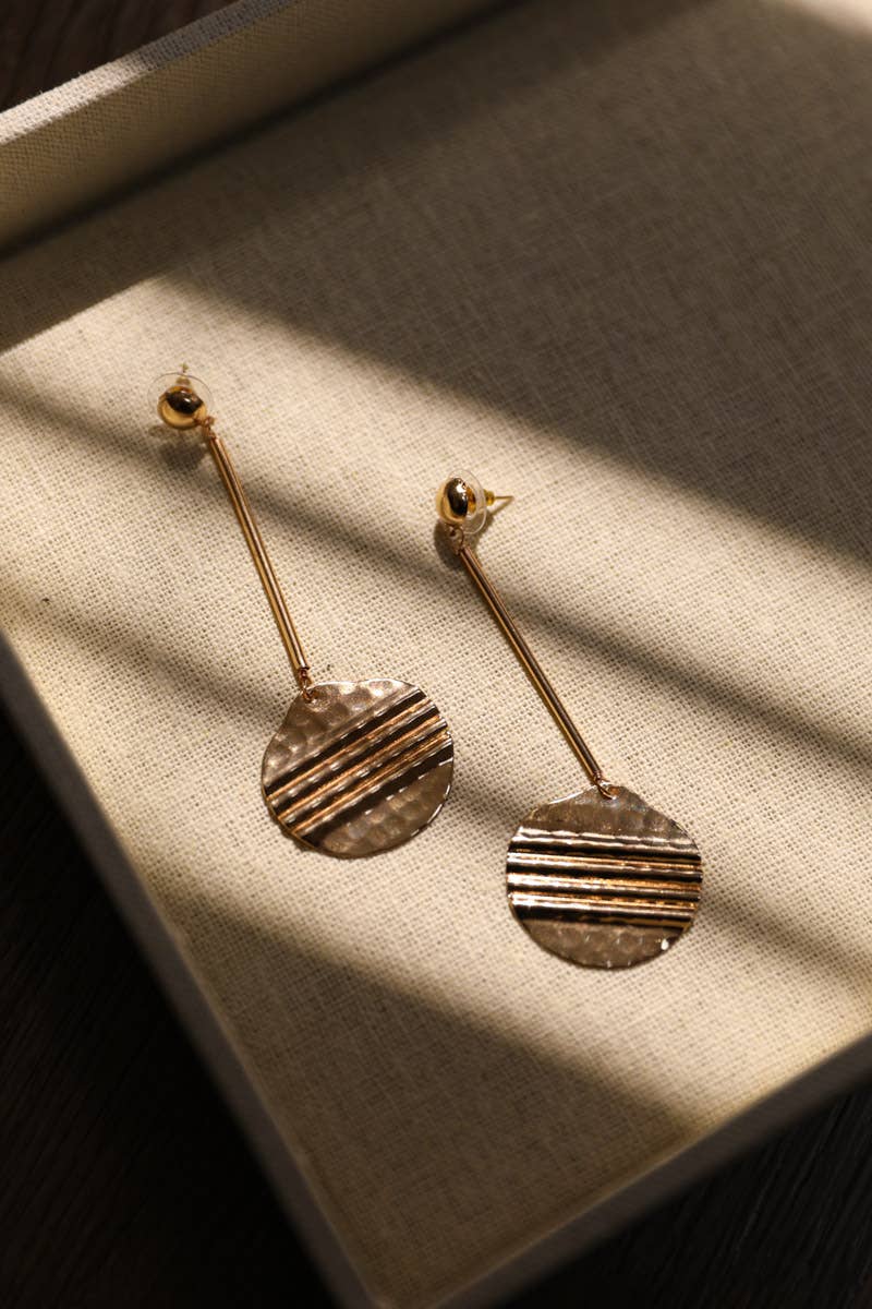 Textured Gold Disc Dangle Earrings – Modern & Chic ✨