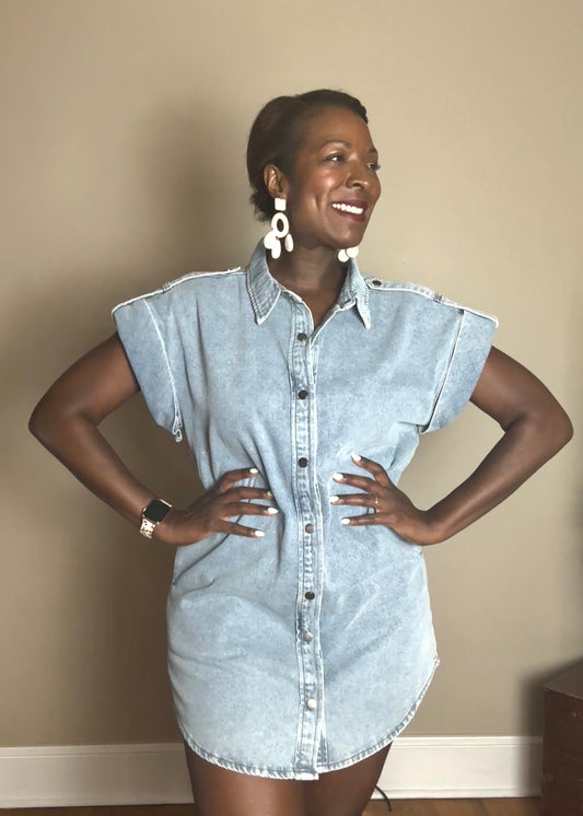 Short denim shirt dress with pockets and cap sleeves