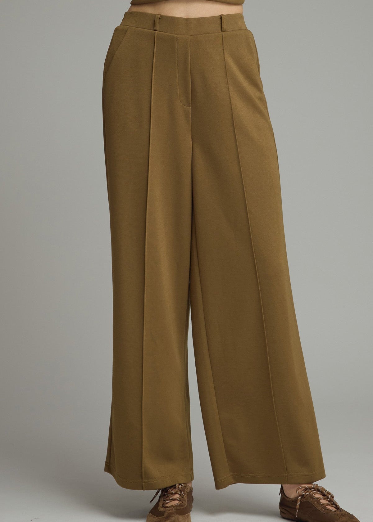 picture of wide leg pants in the color olive