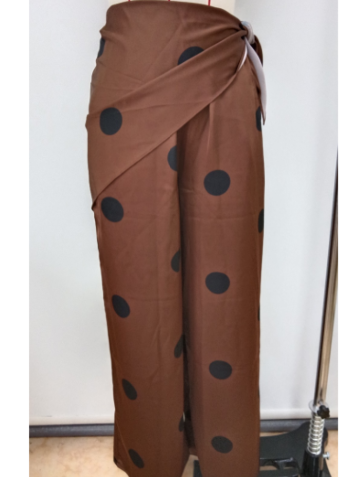 picture of polka dot pants 