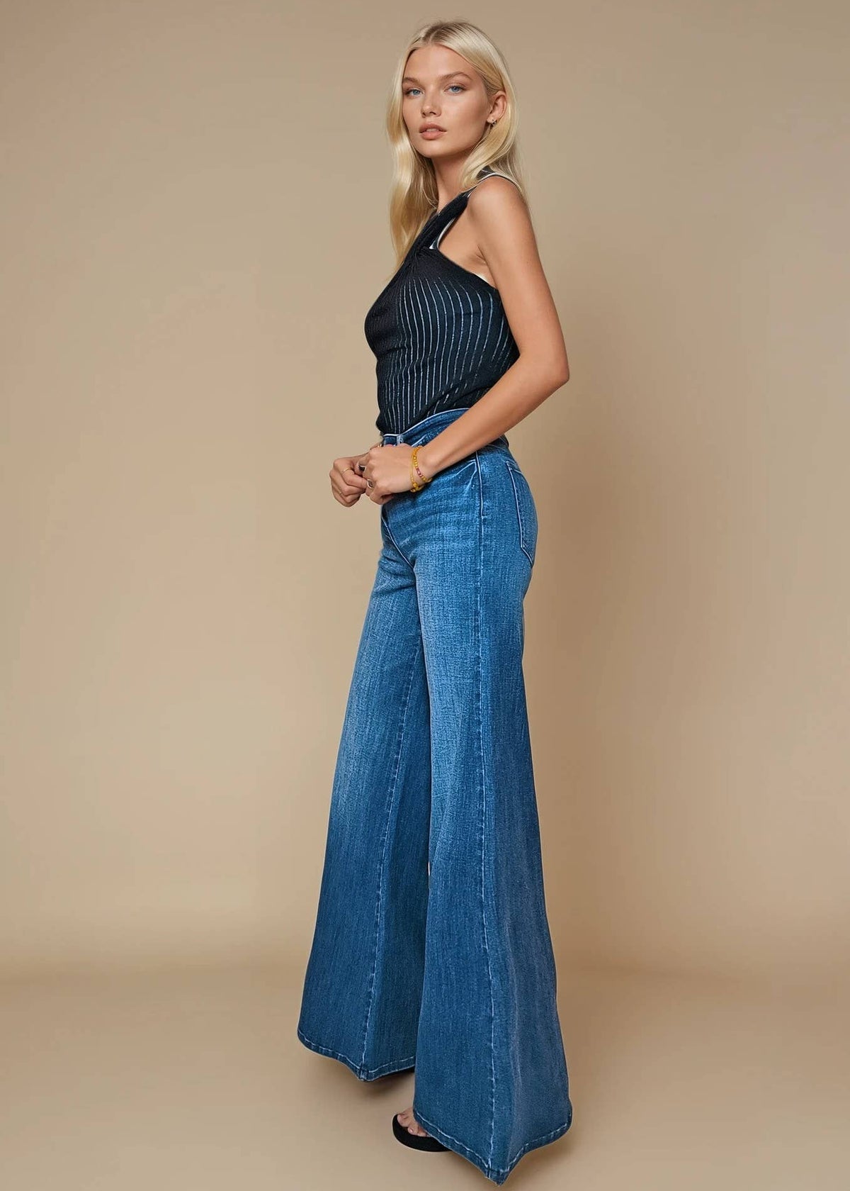 women wearing wide leg jeans this is the side view of the jeans